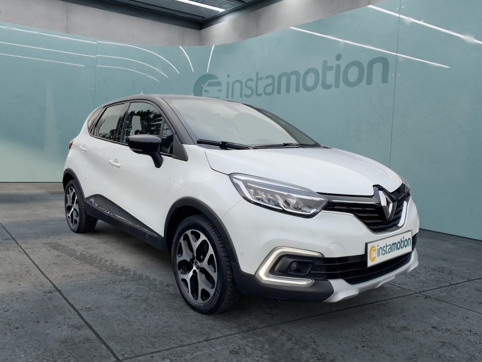 car-image